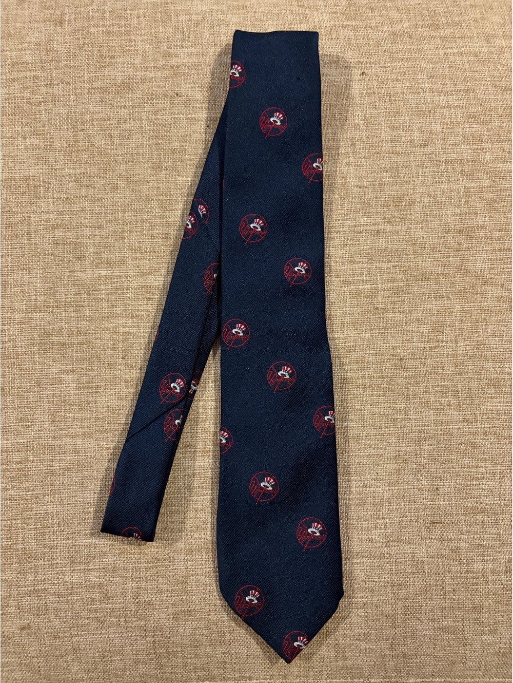 Official MLB Yankees Novelty Men’s Tie